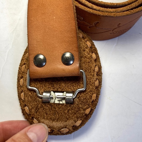 Old Navy 100% Leather Floral Embossed Stitched Chunky Belt Women M Brown 32-36 - Picture 5 of 8